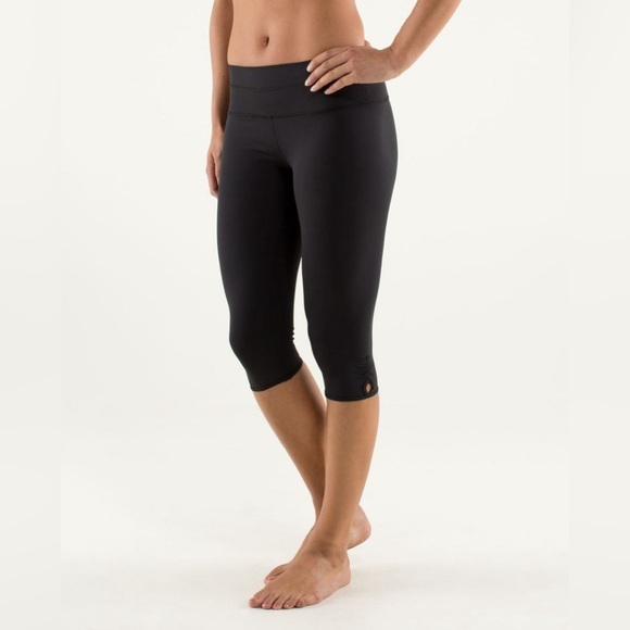 Lululemon Bandha Crop - Picture 1 of 10